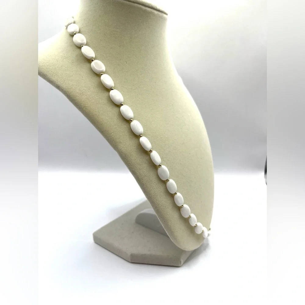 Napier Classic White Oval Bead with Gold Bead Necklace 24” Lightweight - Picture 3 of 8